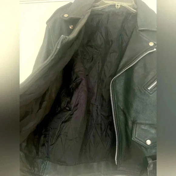 Vintage Black Leather Genuine Motorcycle Jacket- 🏍️ - Picture 9 of 12